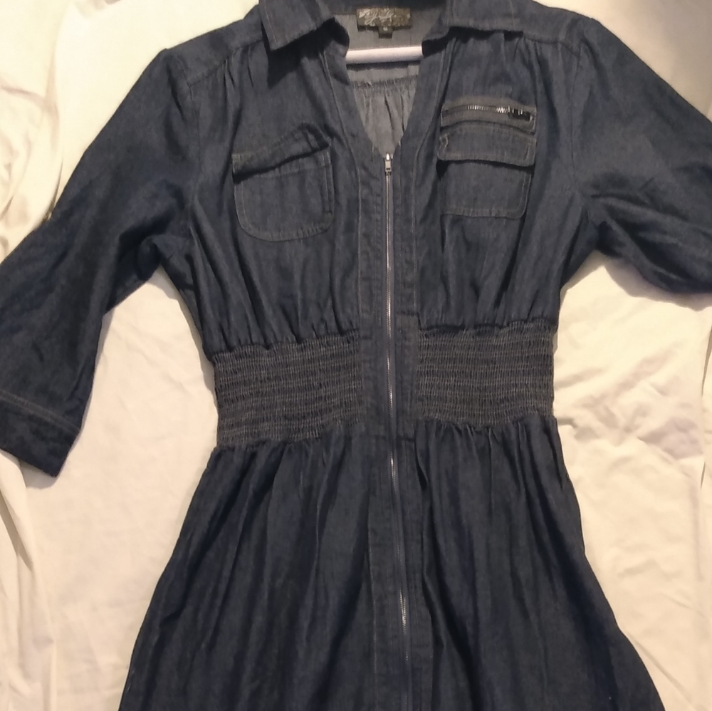 Dress - Picture 2 of 5